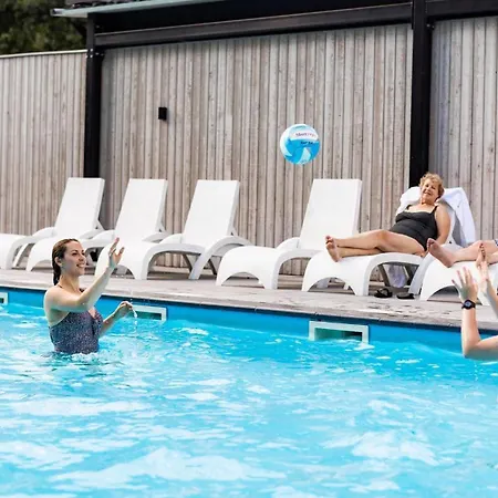 Met Hottub | 5 Personen *