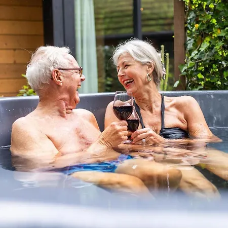 Met Hottub | 5 Personen *