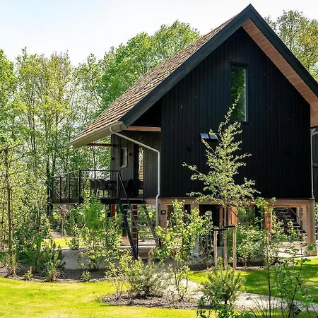 Villa Met Hottub | 5 Personen Wekerom